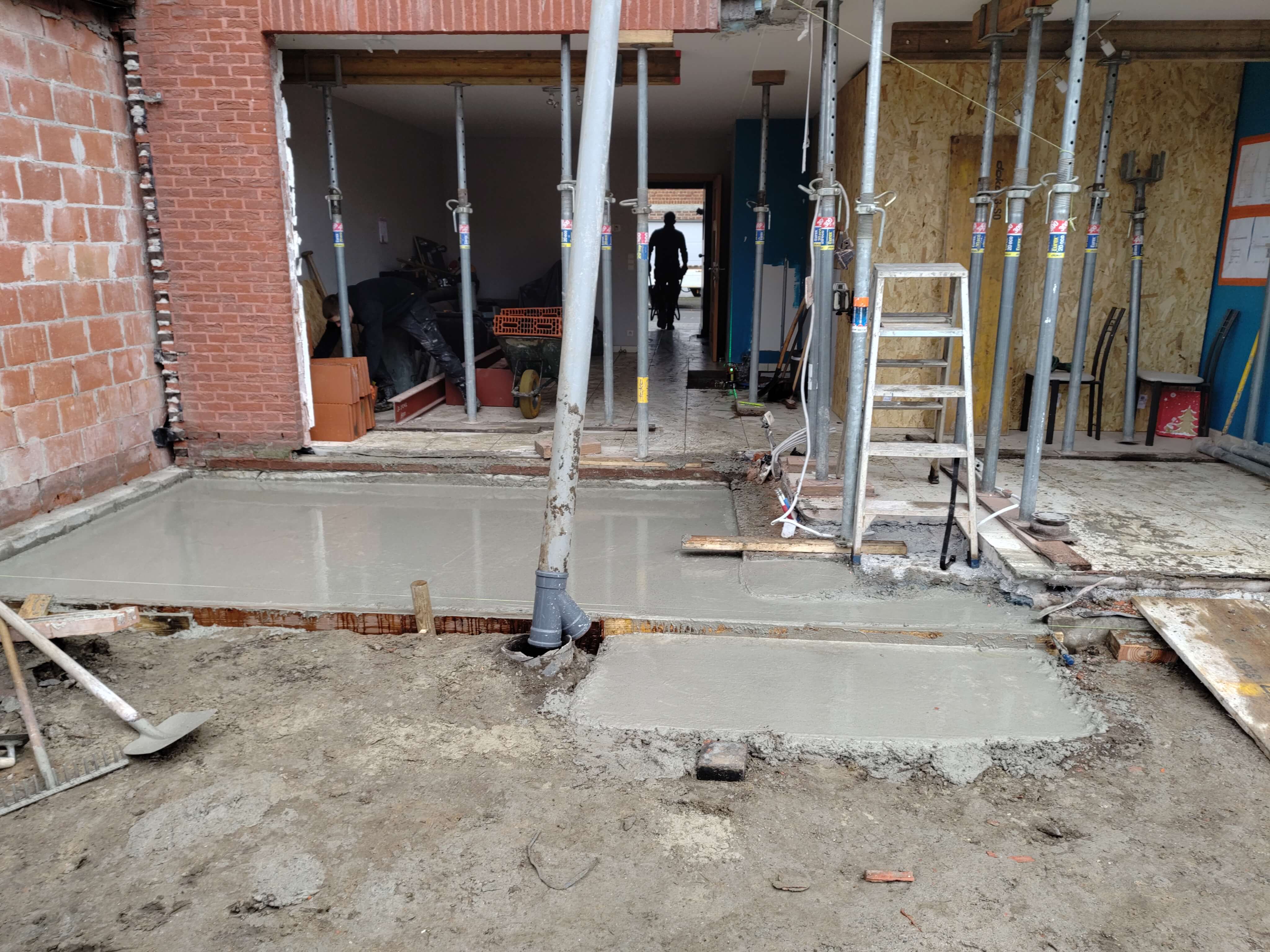 beton gieten ondergrond van bijbouw